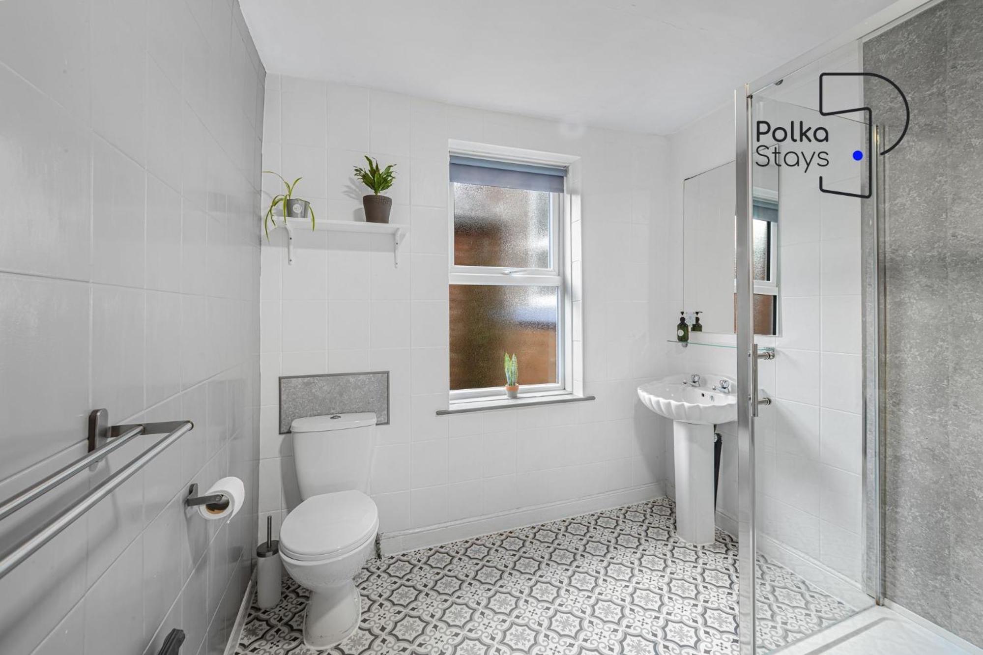 Polkadot Winter Gardens - Large Modern Apartments In Blackpool By Polkastays 외부 사진