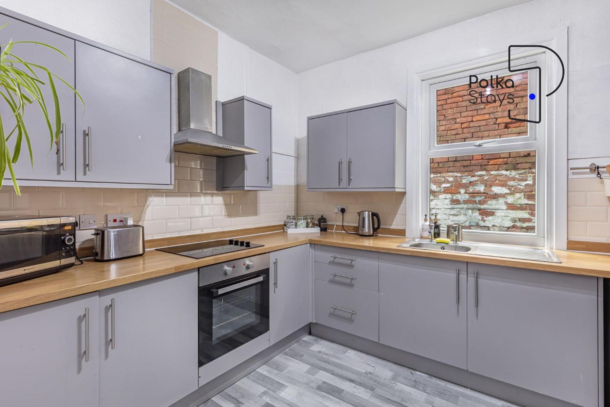 Polkadot Winter Gardens - Large Modern Apartments In Blackpool By Polkastays 외부 사진